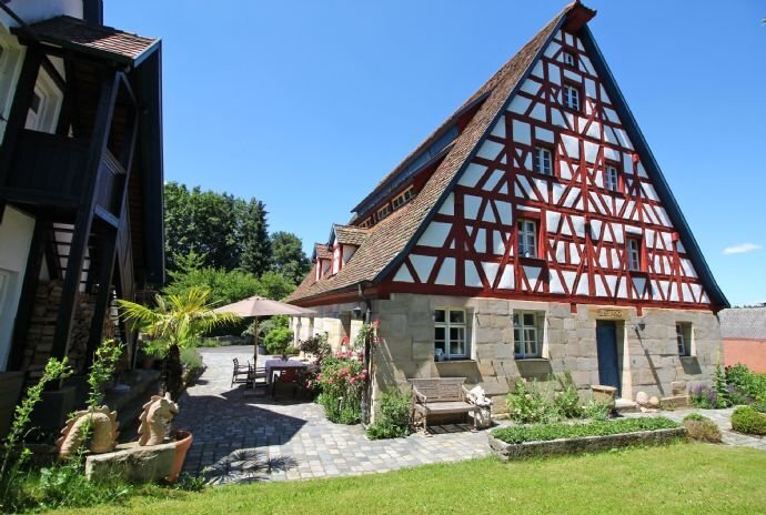 Bauernhaus zum Kauf 8 Zimmer 300 m²<br/>Wohnfläche 5.500 m²<br/>Grundstück Altdorf Altdorf bei Nürnberg 90518