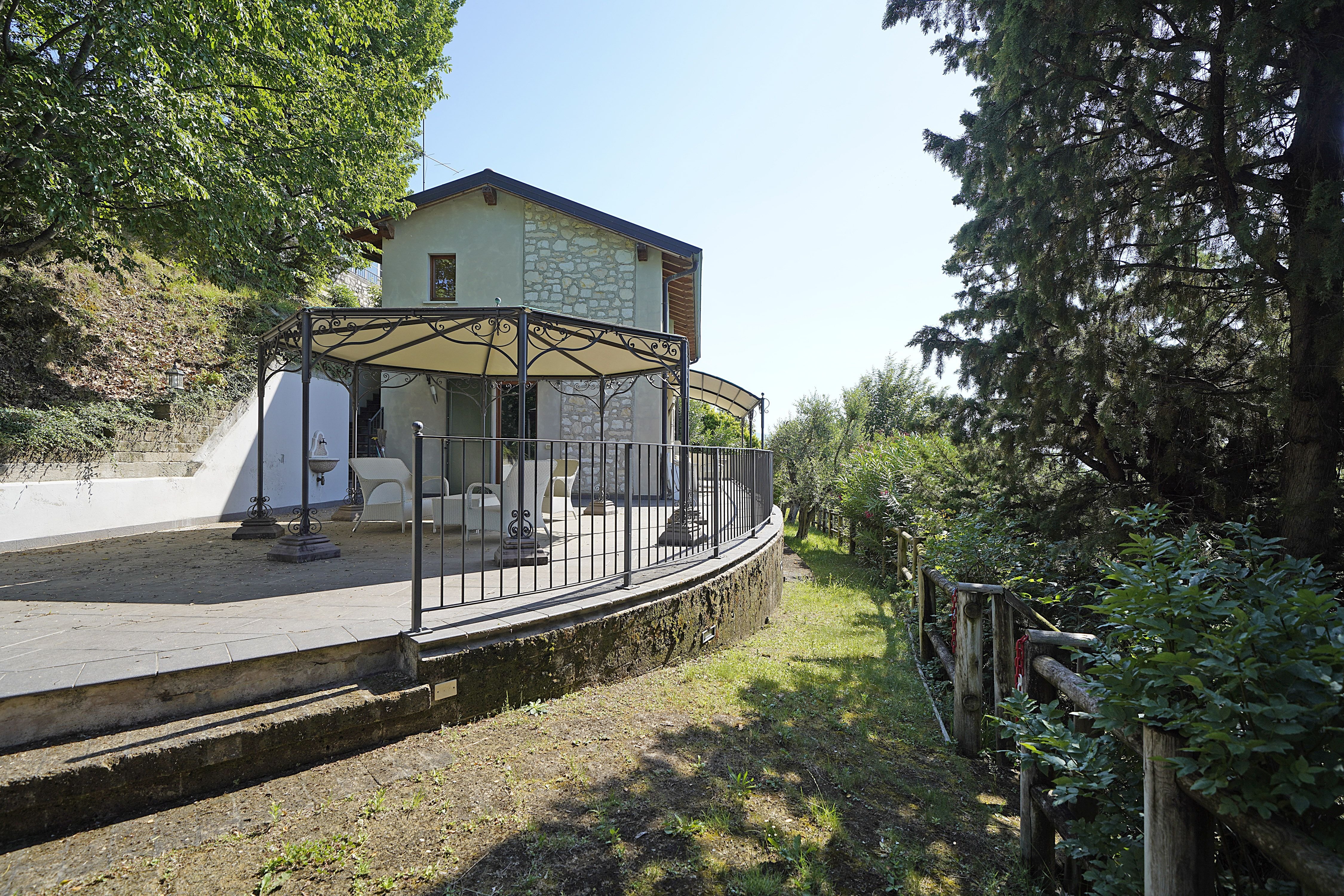 Villa zum Kauf 780.000 € 6 Zimmer 166 m²<br/>Wohnfläche ab sofort<br/>Verfügbarkeit Via Novaglio Polpenazze del Garda