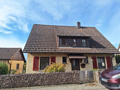 Einfamilienhaus zum Kauf 340.000 € 7 Zimmer 130 m² 447 m² Grundstück frei ab sofort Altensteig Altensteig 72213