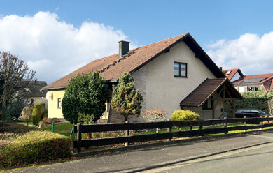 Mehrfamilienhaus zum Kauf 649.000 € 8 Zimmer 186,3 m² 991 m² Grundstück Buttenheim Buttenheim 96155