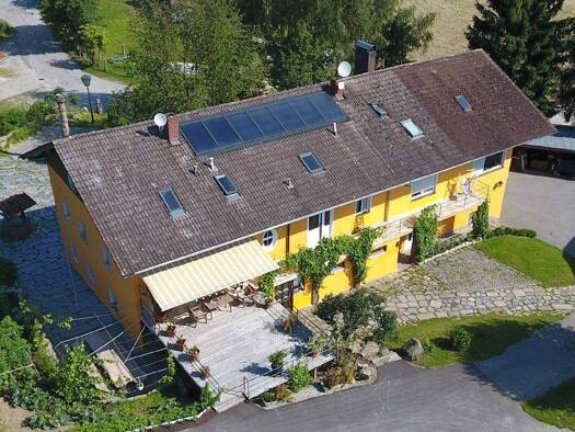 Mehrfamilienhaus zum Kauf 969.000 € 11 Zimmer 300 m² 18.739 m² Grundstück frei ab 01.05.2026 Allmunzen Witzmannsberg 94104