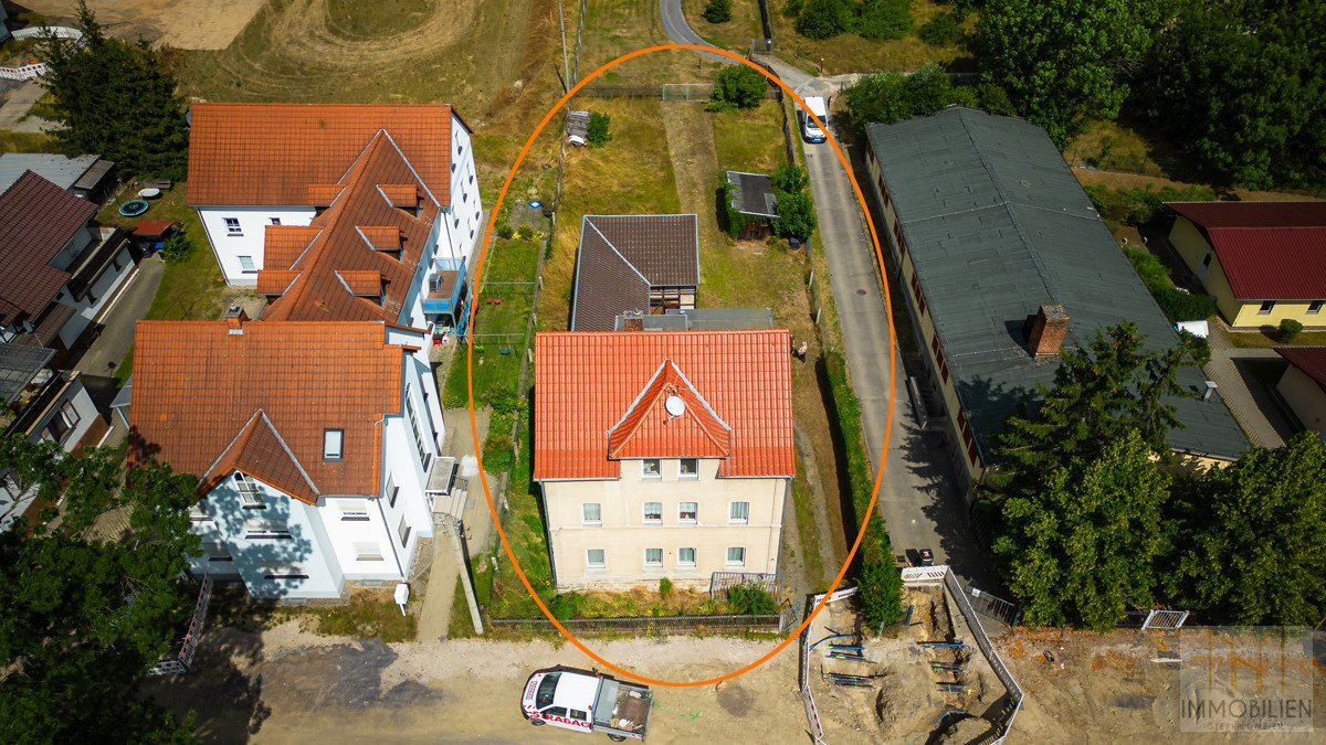 Mehrfamilienhaus zum Kauf 240.000 € 194 m²<br/>Wohnfläche 946 m²<br/>Grundstück Am Watzenbach 4 Saalfeld Saalfeld/Saale / Graba 07318