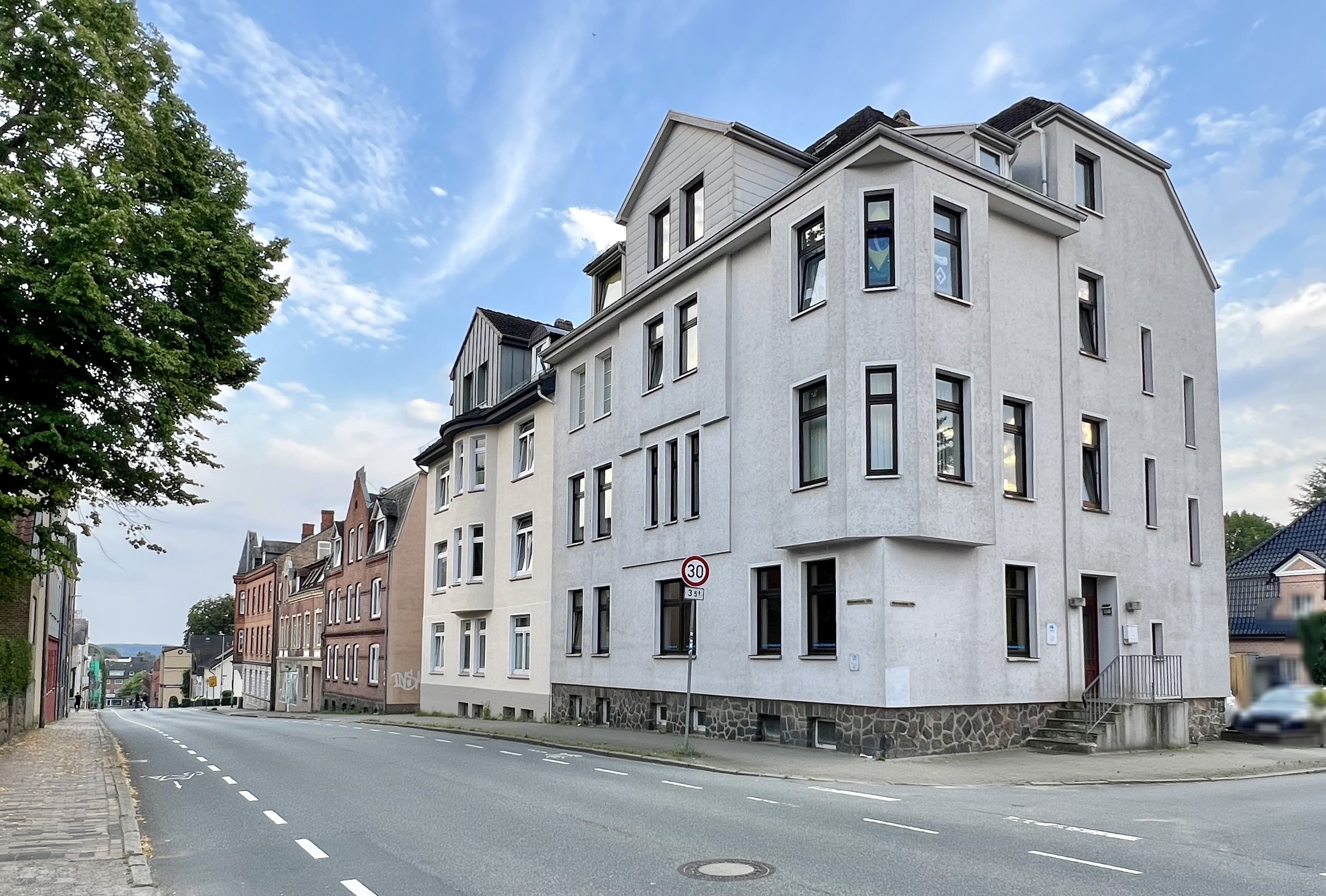 Mehrfamilienhaus zum Kauf als Kapitalanlage geeignet 699.000 € 19 Zimmer 413 m²<br/>Wohnfläche 526 m²<br/>Grundstück Wilhelminenschule Schleswig 24837