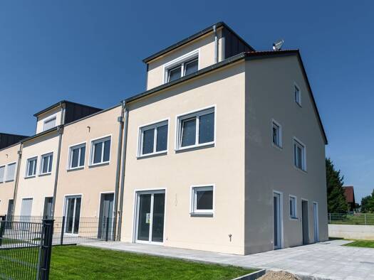 Reihenendhaus zum Kauf - Erstbezug provisionsfrei 795.000 € 5 Zimmer 170 m² 348 m² Grundstück frei ab sofort Klingen Aichach 86551