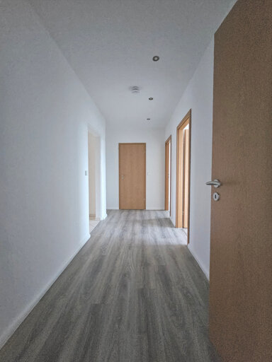 Studio zur Miete 494 € 4 Zimmer 94 m² 3. Geschoss Marie-Tilch-Straße 9 Hutholz 645 Chemnitz 09123