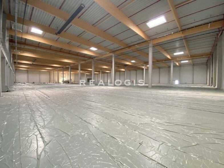 Halle/Industriefläche zur Miete 6.450 m² Lagerfläche teilbar ab 3.450 m² Gremberghoven Köln 51149