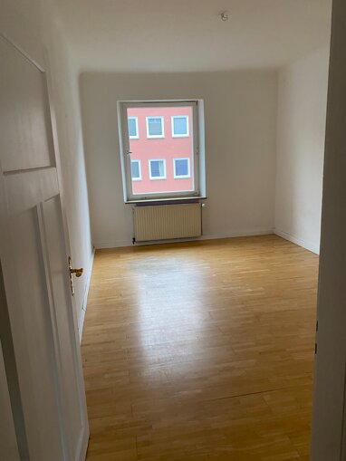 Wohnung zum Kauf Provisionsfrei 260.000 € 4 Zimmer 80 m² 3. Geschoss Brunhildstr. 18 Guntherstraße Nürnberg 90461