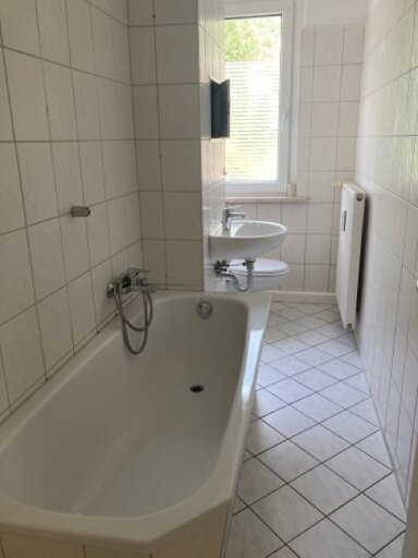 Wohnung zur Miete 306 € 3 Zimmer 57,7 m² 1. Geschoss Kastanienweg 45 Bernburg Bernburg (Saale) 06406