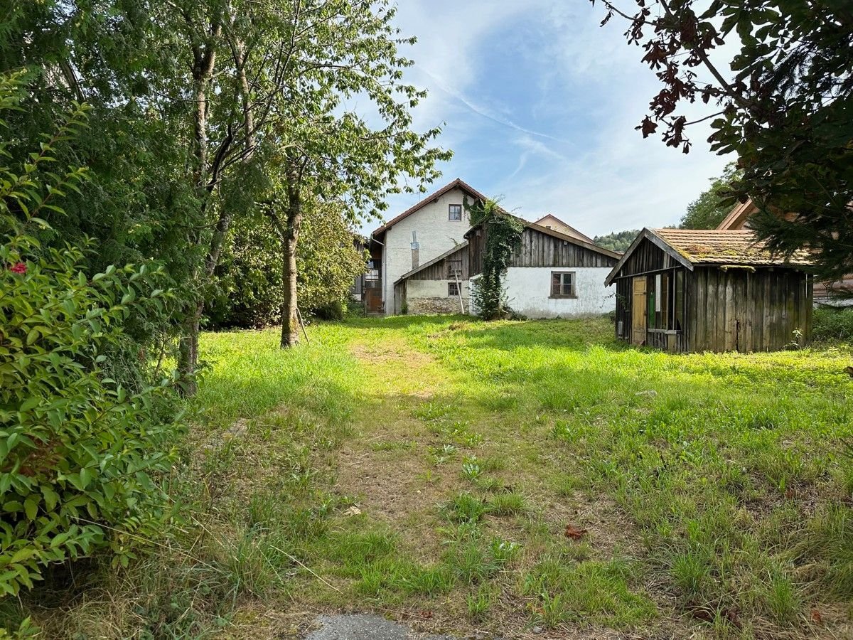 Haus zum Kauf 198.000 € 11 Zimmer 300 m²<br/>Wohnfläche 1.300 m²<br/>Grundstück Hilgenreith Innernzell 94548