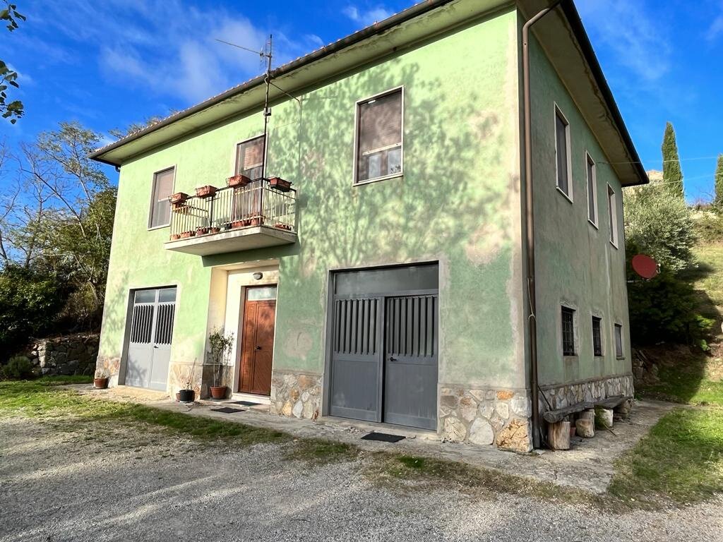 Bauernhaus zum Kauf 350.000 € 8 Zimmer 200 m²<br/>Wohnfläche 10.000 m²<br/>Grundstück Sorano