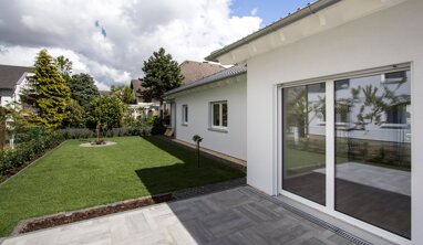 Bungalow zur Miete 2.200 € 5 Zimmer 171 m² 600 m² Grundstück Hochheim Hochheim am Main 65239