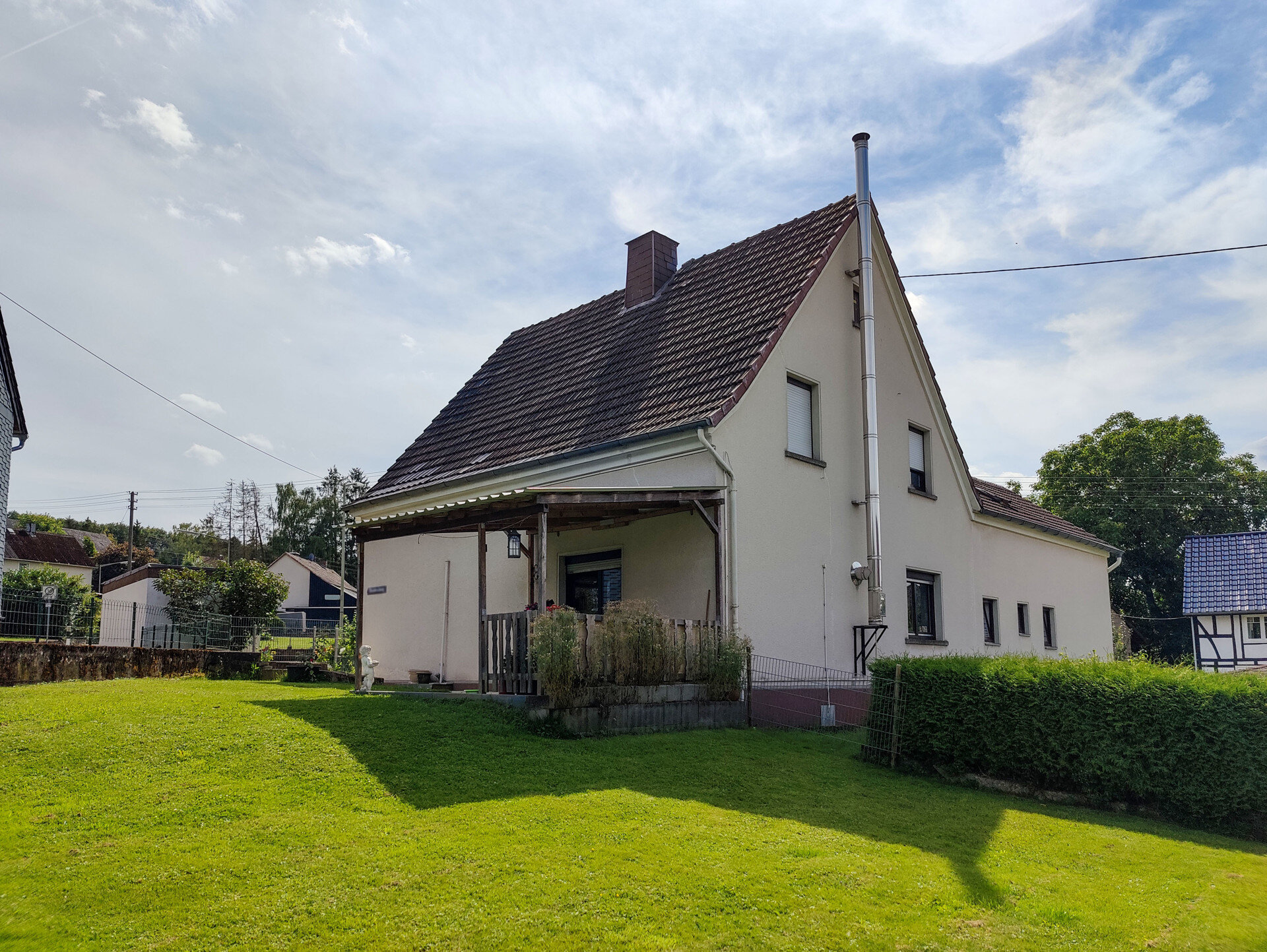 Mehrfamilienhaus zum Kauf 235.000 € 6 Zimmer 185 m² 701 m² Grundstück Altenkirchen Altenkirchen 57610