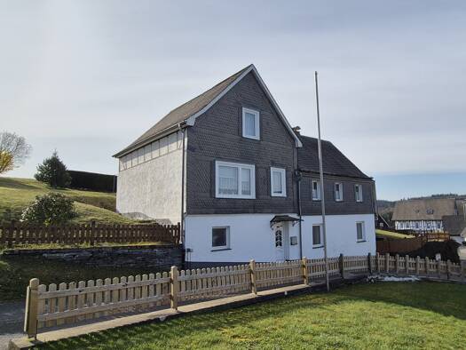 Einfamilienhaus zum Kauf 199.000 € 5 Zimmer 130 m² 1.821 m² Grundstück Bad Fredeburg Schmallenberg 57392