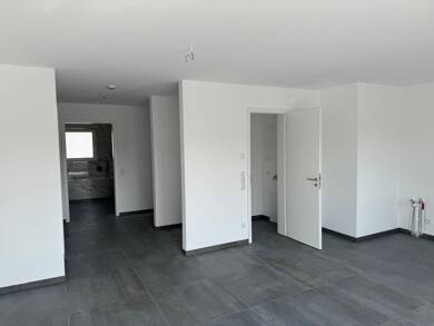 Wohnung zur Miete 1.200 € 2,5 Zimmer 78,8 m² Geschoss 2/2 frei ab 01.07.2025 Oberasbacher Straße Zirndorf Zirndorf 90513