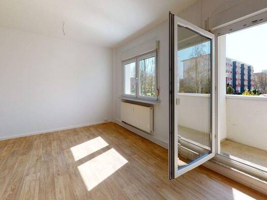 Wohnung zur Miete 337 € 3 Zimmer 57 m² 4. Geschoss frei ab 01.02.2026 Jessener Straße 32 Silberhöhe Halle 06132