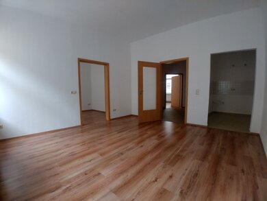 Wohnung zur Miete 300 € 3 Zimmer 58 m² 2. Geschoss frei ab sofort Greiz Greiz 07973