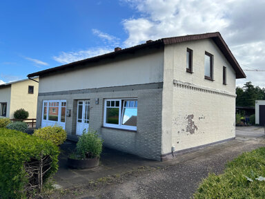 Einfamilienhaus zum Kauf 165.000 € 4 Zimmer 120 m² 865 m² Grundstück frei ab sofort Albersdorf 25767