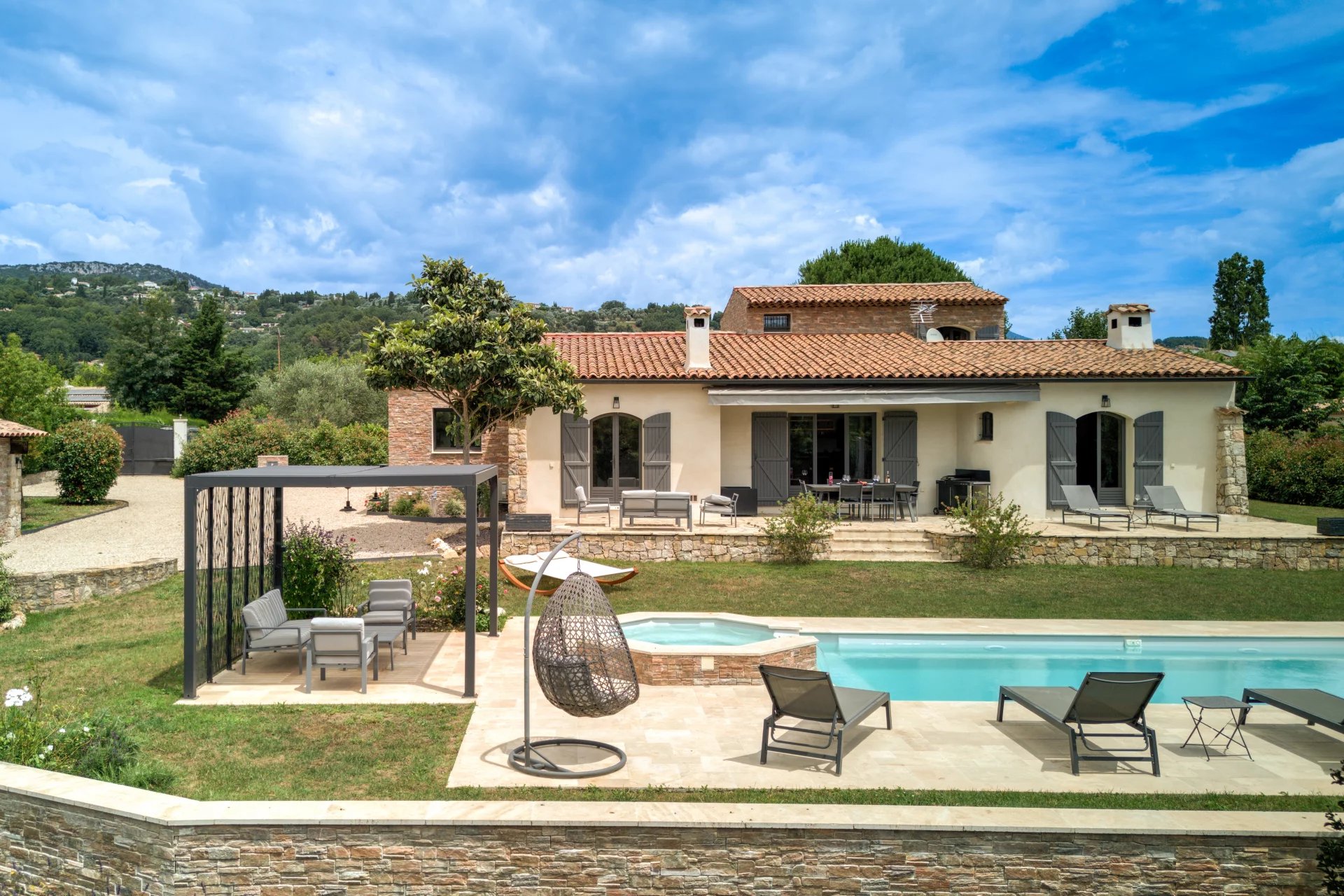 Einfamilienhaus zum Kauf 1.395.000 € 5 Zimmer 171 m²<br/>Wohnfläche 2.547 m²<br/>Grundstück CHATEAUNEUF GRASSE 06740