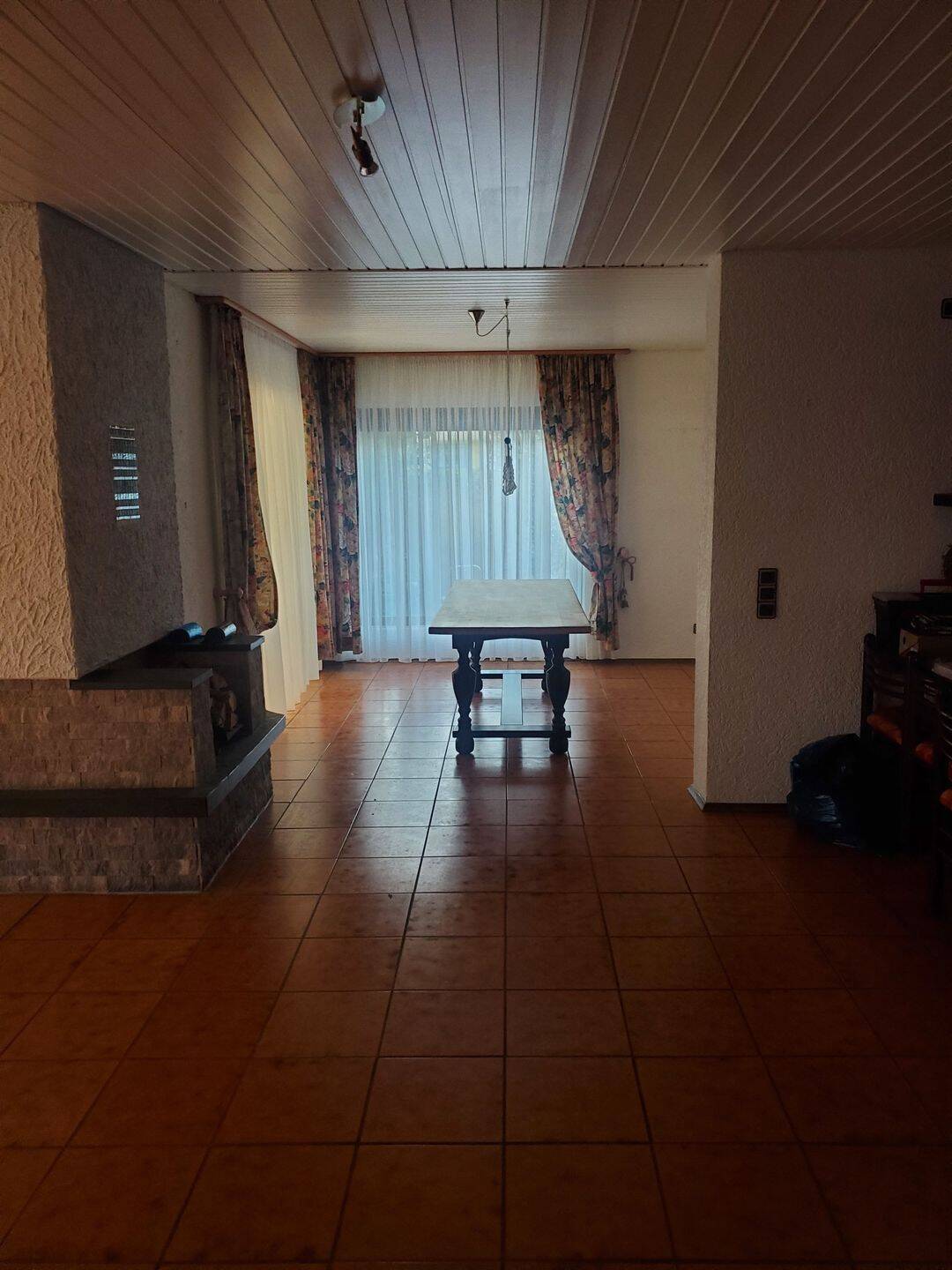 Immobilie in Hockenheim - großzügige Wohnung mit Wintergarten in bevorzugter Lage - Bild 2