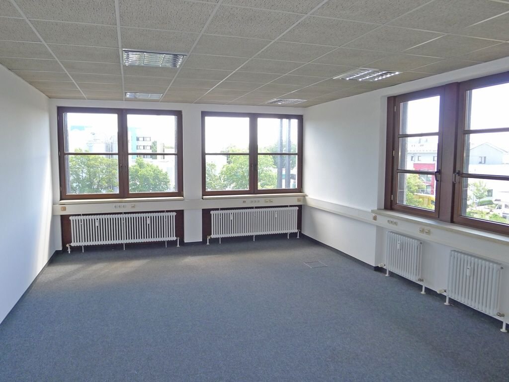 Bürofläche zur Miete 200 m²<br/>Bürofläche ab 130 m²<br/>Teilbarkeit Unterhaching 82008