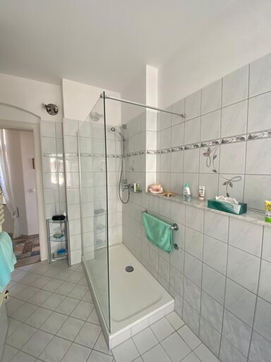 Wohnung zum Kauf als Kapitalanlage geeignet 130.000 € 4 Zimmer 109 m² Mitte - West 135 Zwickau 08056