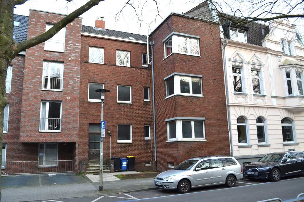 Mehrfamilienhaus zum Kauf als Kapitalanlage geeignet 350.000 € 9 Zimmer 277 m²<br/>Wohnfläche 461 m²<br/>Grundstück Richard Wagner Straße 79 Dahl Mönchengladbach 41065