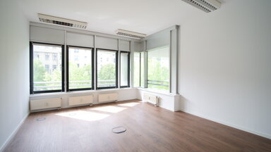 Büro-/Praxisfläche zur Miete provisionsfrei 17 € 303 m² Bürofläche Friedrichshain Berlin 10247