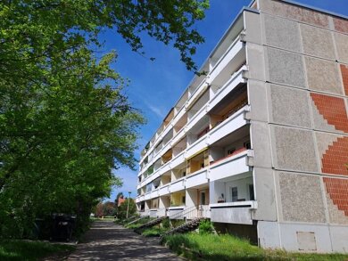 Wohnung zur Miete 310 € 2 Zimmer 56,8 m² 4. Geschoss frei ab 01.06.2025 Lindenstraße 125 Alten Dessau-Roßlau 06847