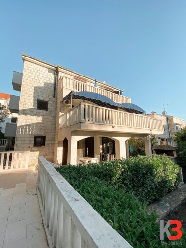 Villa zum Kauf 1.050.000 € 9 Zimmer 370 m² 616 m² Grundstück Supetar 0
