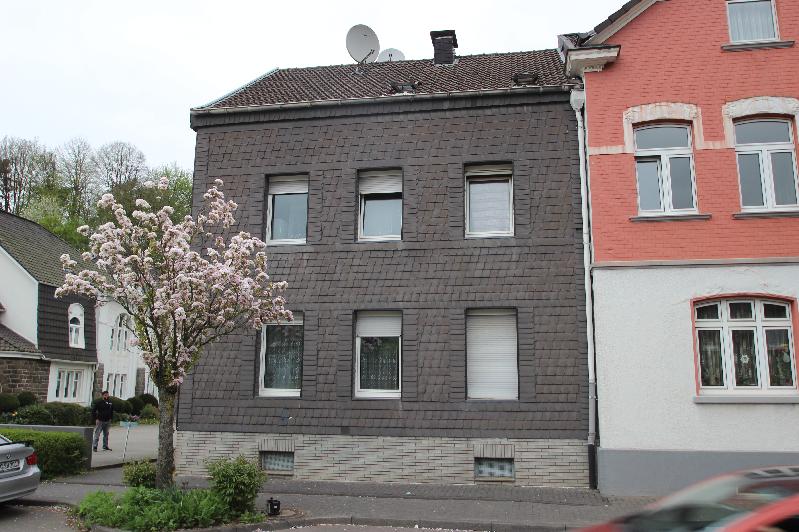 Einfamilienhaus zum Kauf 180.000 € 9 Zimmer 140 m²<br/>Wohnfläche 175 m²<br/>Grundstück Derschlag Gummersbach 51645