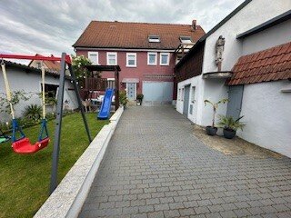 Mehrfamilienhaus zum Kauf 549.000 € 9 Zimmer 255 m²<br/>Wohnfläche 428 m²<br/>Grundstück Zehnthofstr. 2 Nordheim a.Main 97334