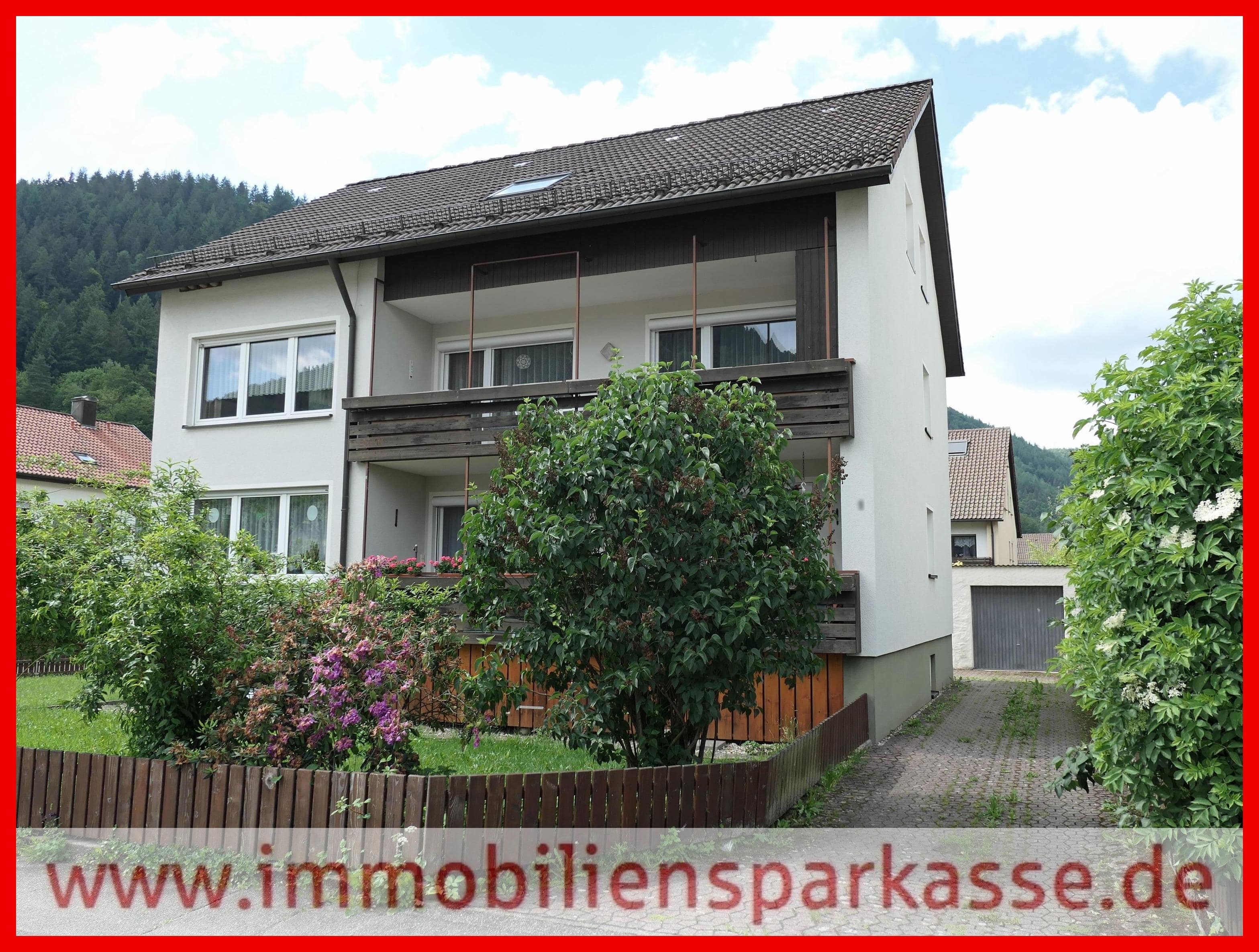 Mehrfamilienhaus zum Kauf 495.000 € 12 Zimmer 262 m²<br/>Wohnfläche 737 m²<br/>Grundstück ab sofort<br/>Verfügbarkeit Calmbach Bad Wildbad 75323