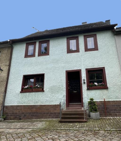 Reihenmittelhaus zum Kauf 60.000 € 3 Zimmer 120 m²<br/>Wohnfläche 347 m²<br/>Grundstück Wiehe Roßleben-Wiehe 06571