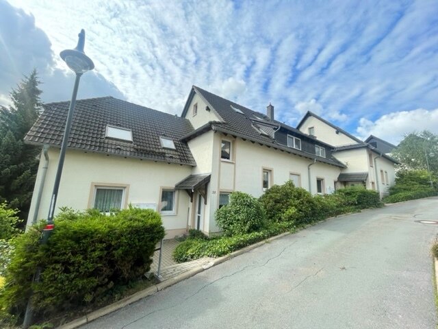 Wohnung zur Miete 360 € 2 Zimmer 58,8 m²<br/>Wohnfläche 2.<br/>Geschoss ab sofort<br/>Verfügbarkeit Zu den Teichen 19/20 Gornsdorf 09390