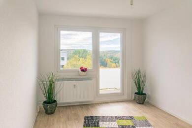 Wohnung zur Miete 474 € 5 Zimmer 98,7 m² EG frei ab 01.09.2025 Helbersdorfer Str. 94f Helbersdorf 613 Chemnitz 09120