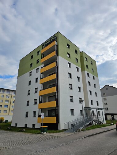 Wohnung zur Miete 700 € 3 Zimmer 74 m² 1. Geschoss Stegerwaldstraße 9 Burghausen Burghausen 84489