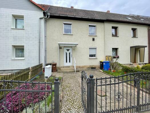 Reihenmittelhaus zum Kauf 89.000 € 4 Zimmer 100 m² 460 m² Grundstück frei ab sofort Friedensstr. 62 Zeitz 06712