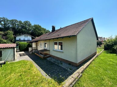 Bungalow zum Kauf 369.000 € 4 Zimmer 112 m² 743 m² Grundstück frei ab sofort Am Weingartsgraben 15 Höchstadt Höchstadt a.d.Aisch 91315