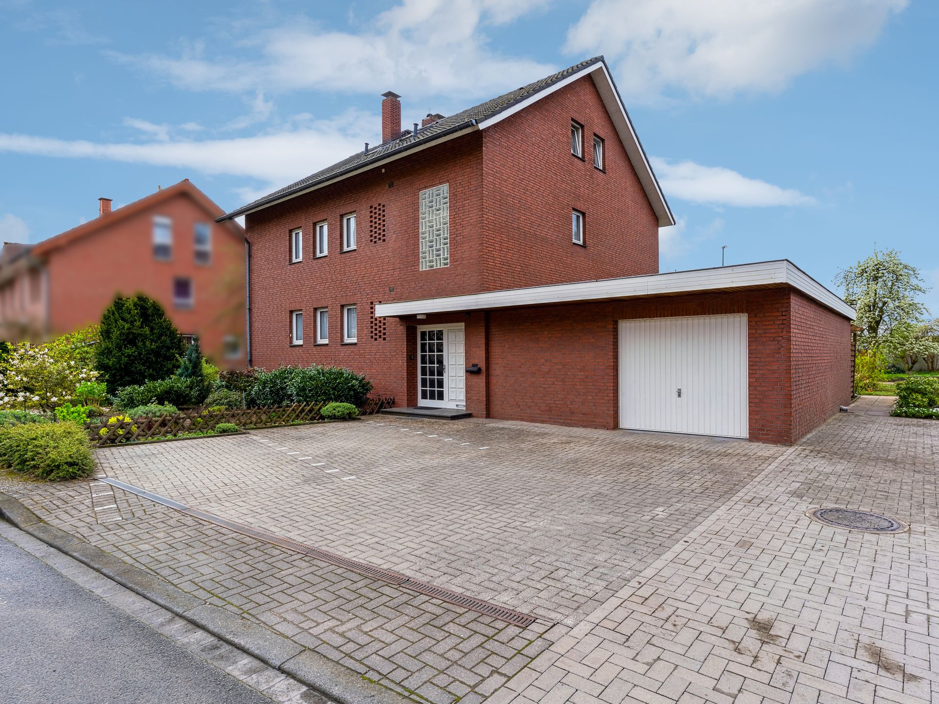 Mehrfamilienhaus zum Kauf 449.000 € 7 Zimmer 180 m²<br/>Wohnfläche 657 m²<br/>Grundstück Gütersloh Gütersloh 33332