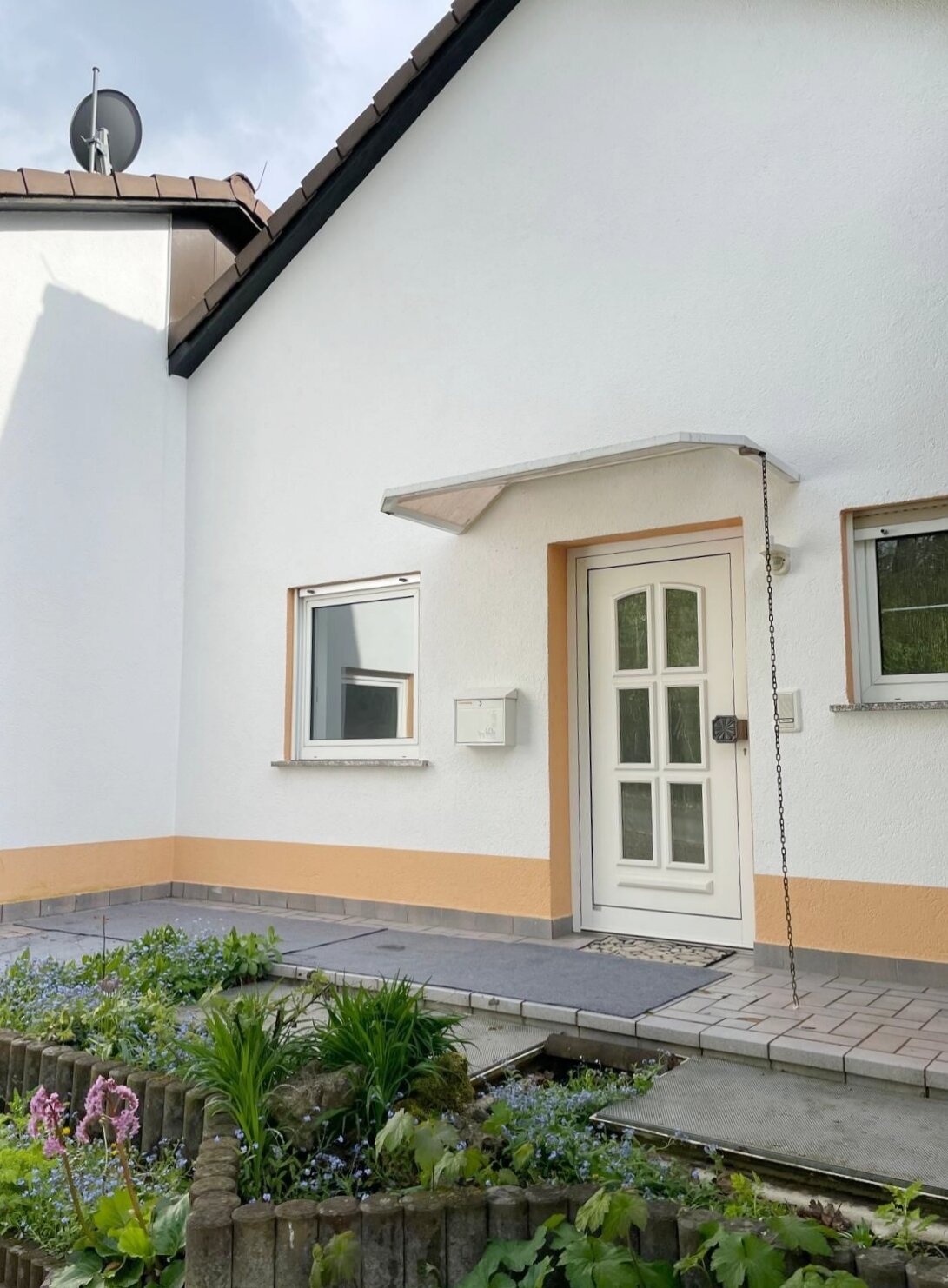 Doppelhaushälfte zum Kauf 249.000 € 5 Zimmer 142 m²<br/>Wohnfläche 370 m²<br/>Grundstück Beikheim Schneckenlohe OT Beikheim 96277