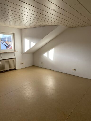 Wohnung zur Miete 720 € 4 Zimmer 85 m² 2. Geschoss frei ab sofort Hallstadt Hallstadt 96103