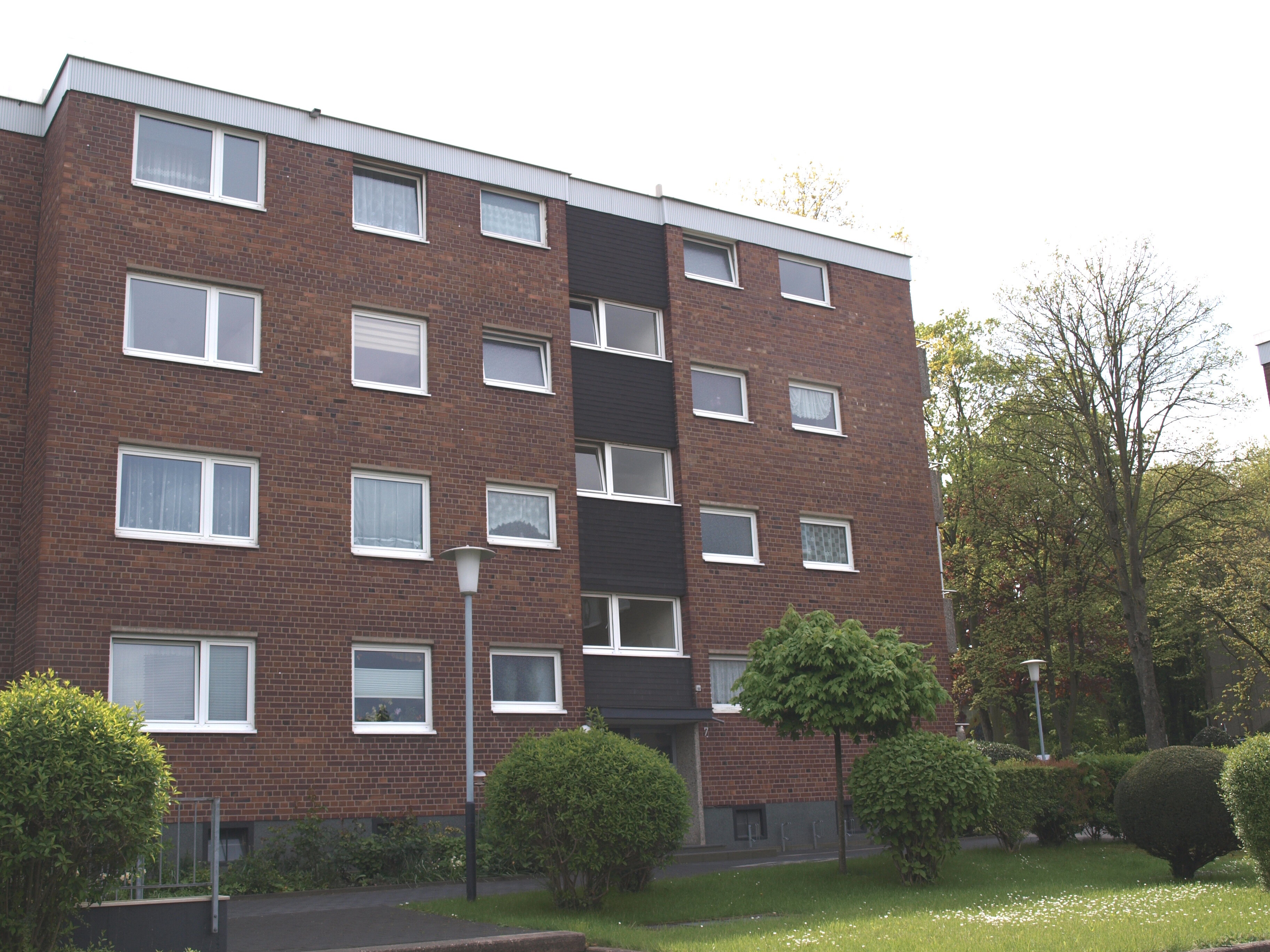 Wohnung zum Kauf 210.000 € 2 Zimmer 64 m²<br/>Wohnfläche 1. Stock<br/>Geschoss Hermülheim Hürth 50354