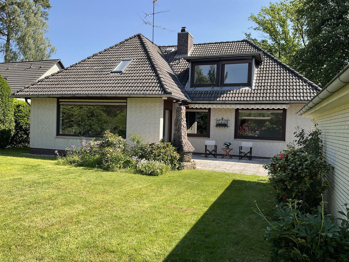 Einfamilienhaus zum Kauf provisionsfrei 1.149.000 € 9 Zimmer 240 m²<br/>Wohnfläche 889 m²<br/>Grundstück Sasel Hamburg 22393