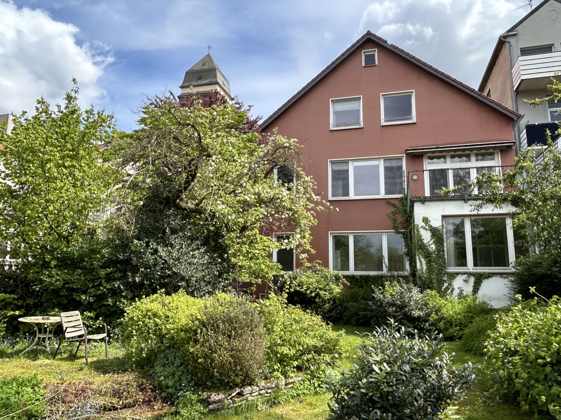 Haus zum Kauf 465.000 € 5 Zimmer 116 m²<br/>Wohnfläche 712 m²<br/>Grundstück Detmold - Kernstadt Detmold 32756