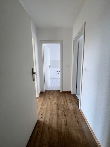 Wohnung zur Miete 335 € 2 Zimmer 58,9 m² 2. Geschoss Wolfenbütteler Str. 68 Wormser Platz Magdeburg 39112