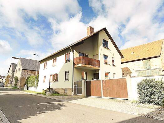 Einfamilienhaus zum Kauf 290.000 € 10 Zimmer 172 m² 740 m² Grundstück Eichfeld Volkach 97332