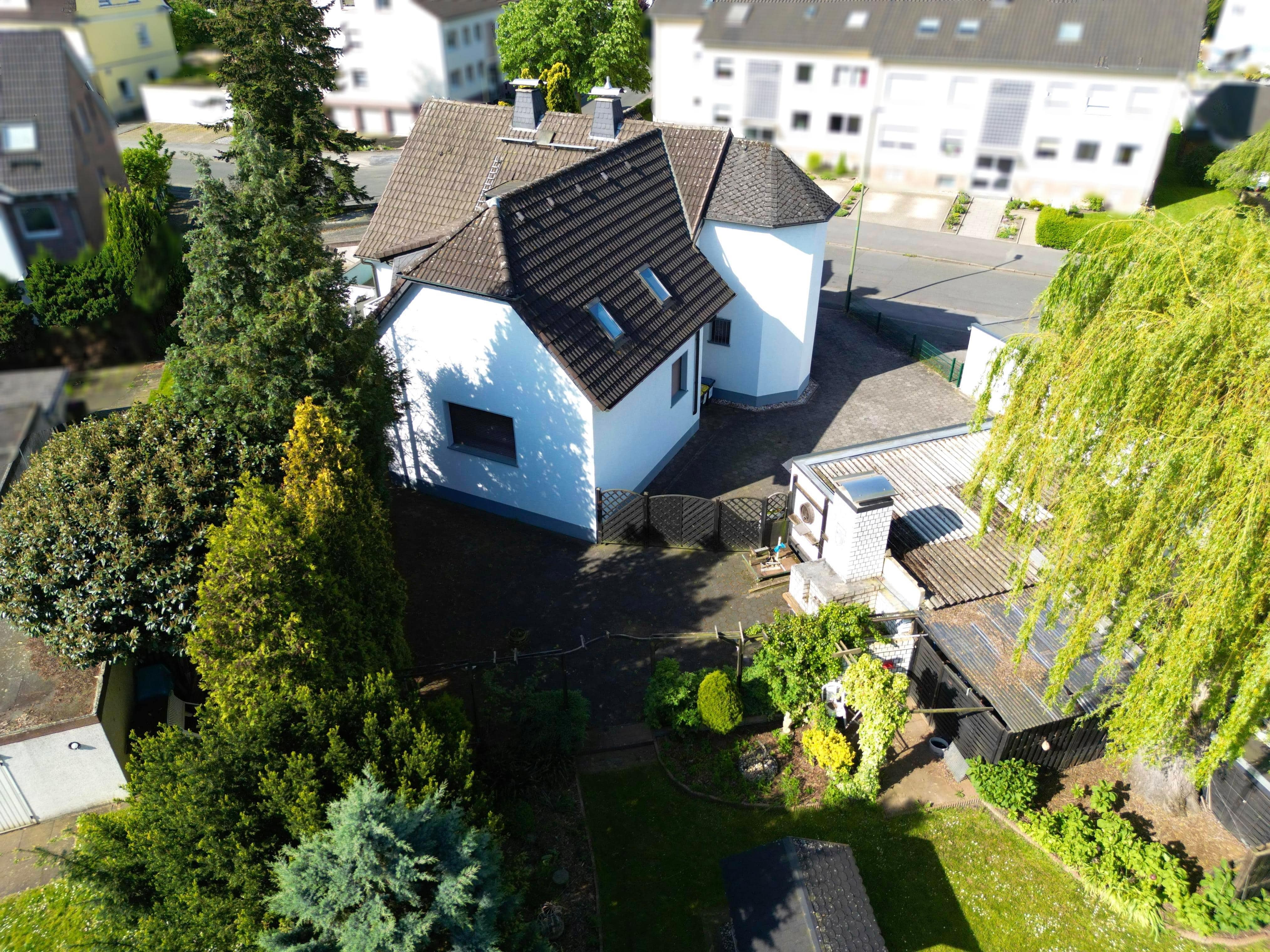 Mehrfamilienhaus zum Kauf 484.000 € 6 Zimmer 224 m²<br/>Wohnfläche 742 m²<br/>Grundstück Husen - Süd Dortmund 44319