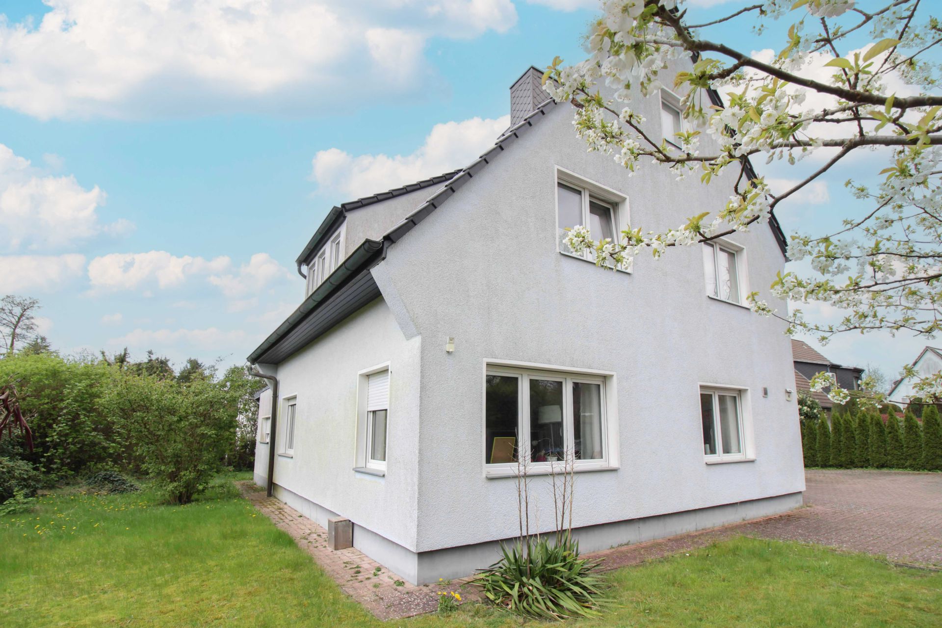 Einfamilienhaus zur Miete 3.190 € 6 Zimmer 183 m²<br/>Wohnfläche 844 m²<br/>Grundstück Sasel Hamburg 22393