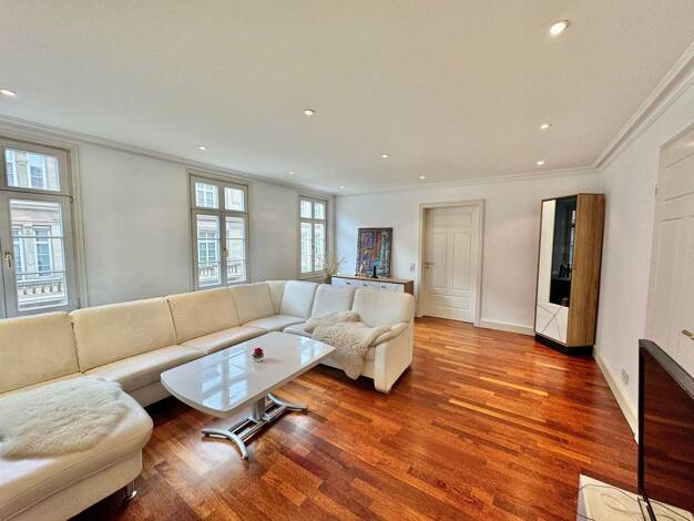 Wohnung zur Miete 2.700 € 5 Zimmer 130 m² 3. Geschoss Mitte Stuttgart 70180