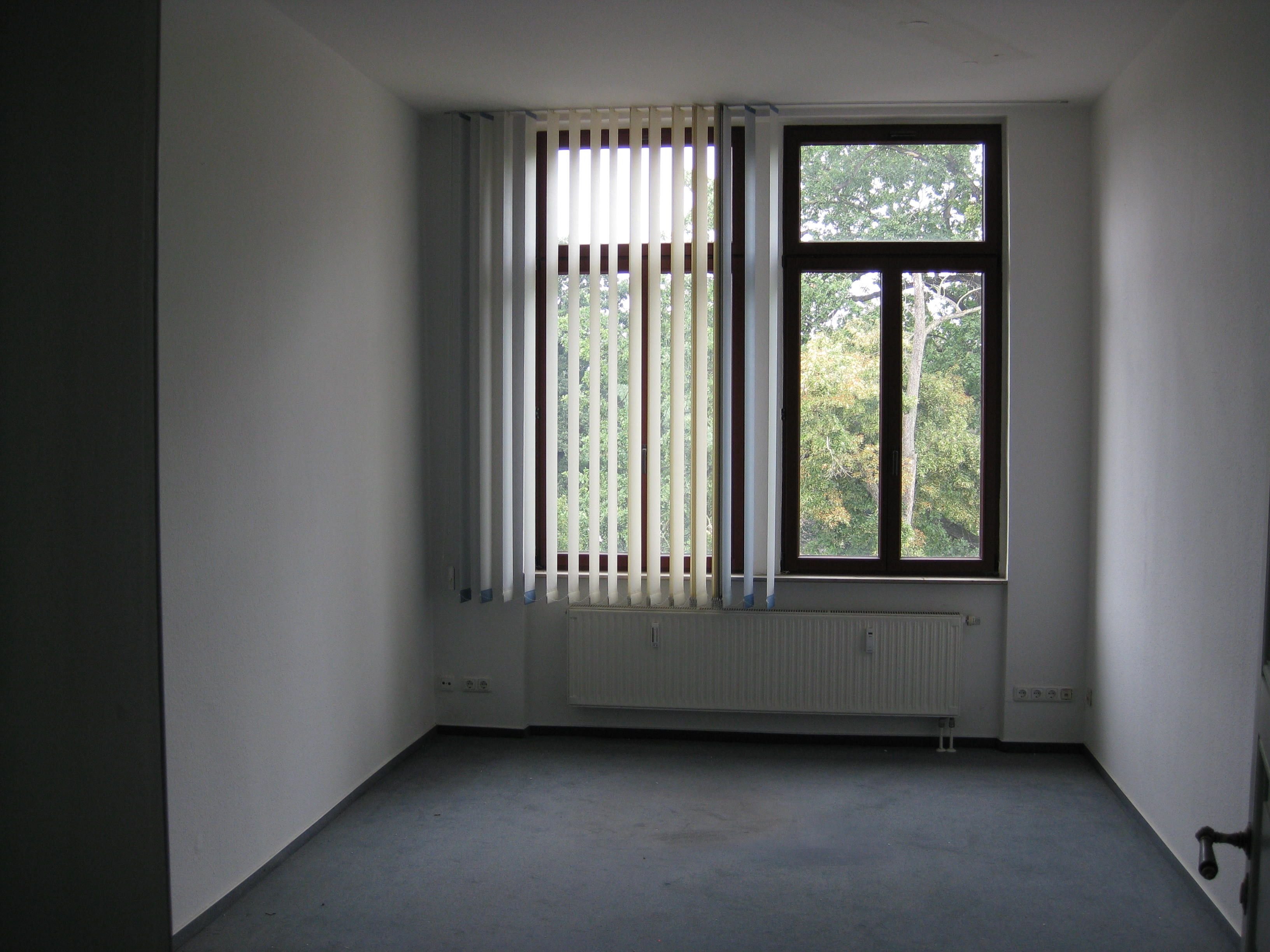 Wohnung zur Miete 350 € 2 Zimmer 57,3 m²<br/>Wohnfläche 2. Stock<br/>Geschoss 01.08.2024<br/>Verfügbarkeit Platz der OdF 3 Cumbach Rudolstadt 07407